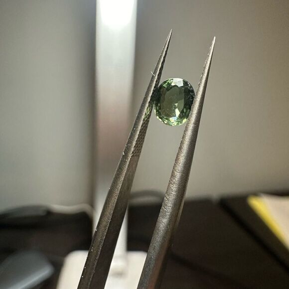 .51ct VVS quality green sapphire!!! Oval cut! - Picture 8 of 8
